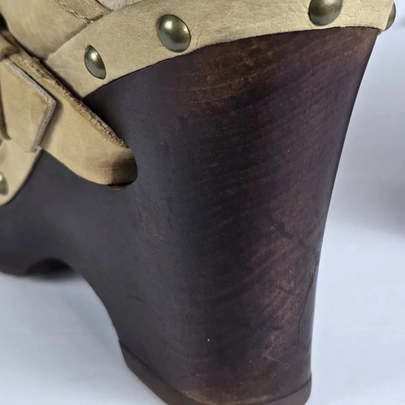 Ugg Women’s Natallie Leather Studded Platform Slip On Tan Clog Size 7 - Picture 15 of 16